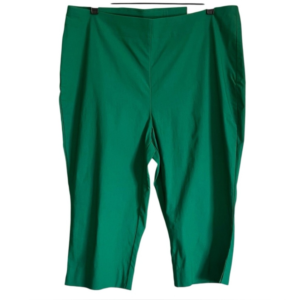 Chico’s NWT Size 2.5 (US 14 So Slimming Brigitte Slim Leg Capri Pants Green $110
